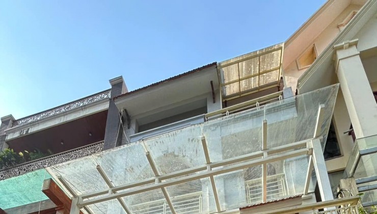 CHO THUÊ LÀM KD SẠCH NHÀ BIỆT THỰ LK ĐƯỜNG OTO KĐT DỊCH VỌNG,  90m2 - 5 TẦNG - 37TR